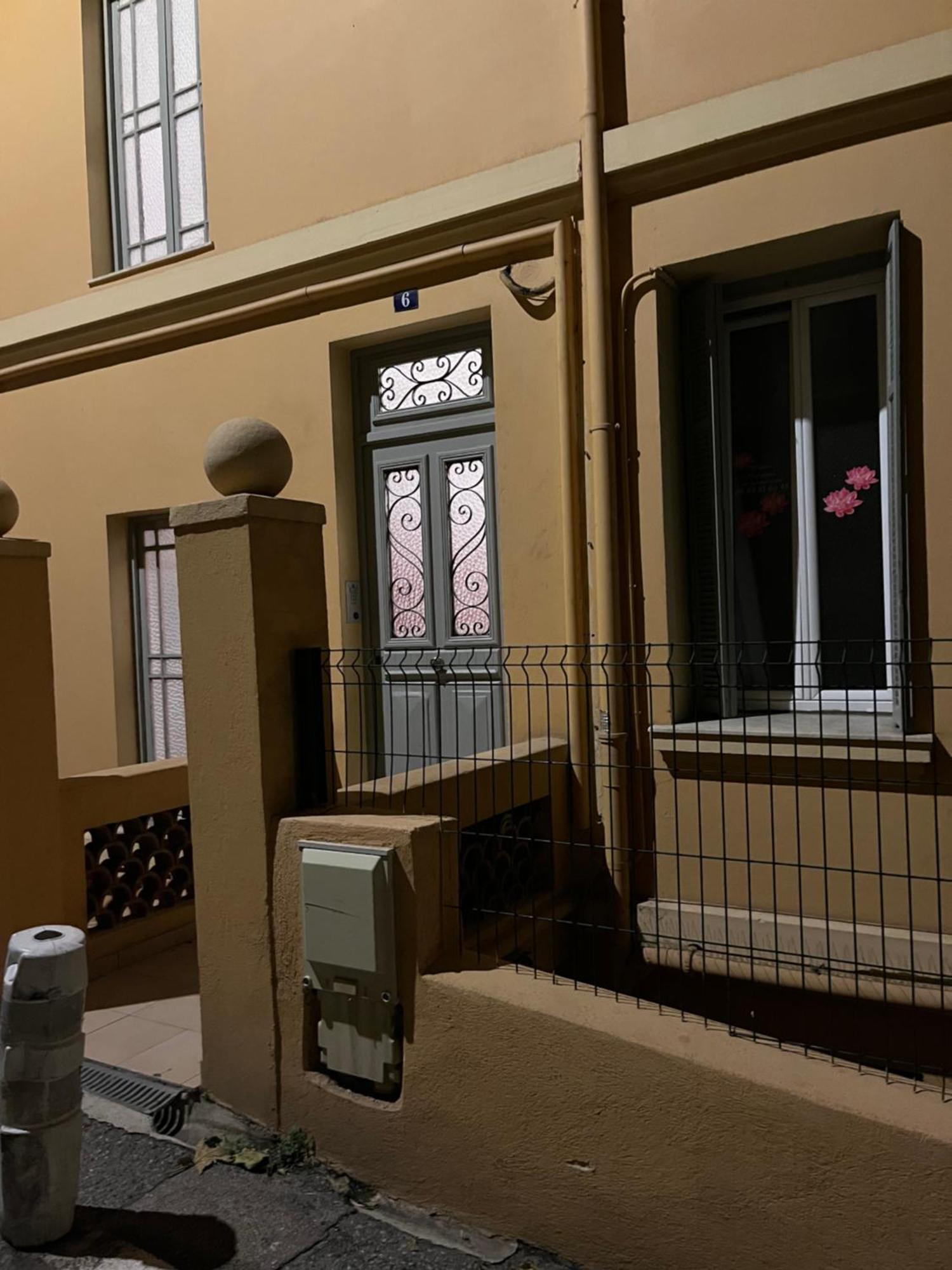 ボーソレイユDuplex A La Frontiere De Monacoアパートメント エクステリア 写真